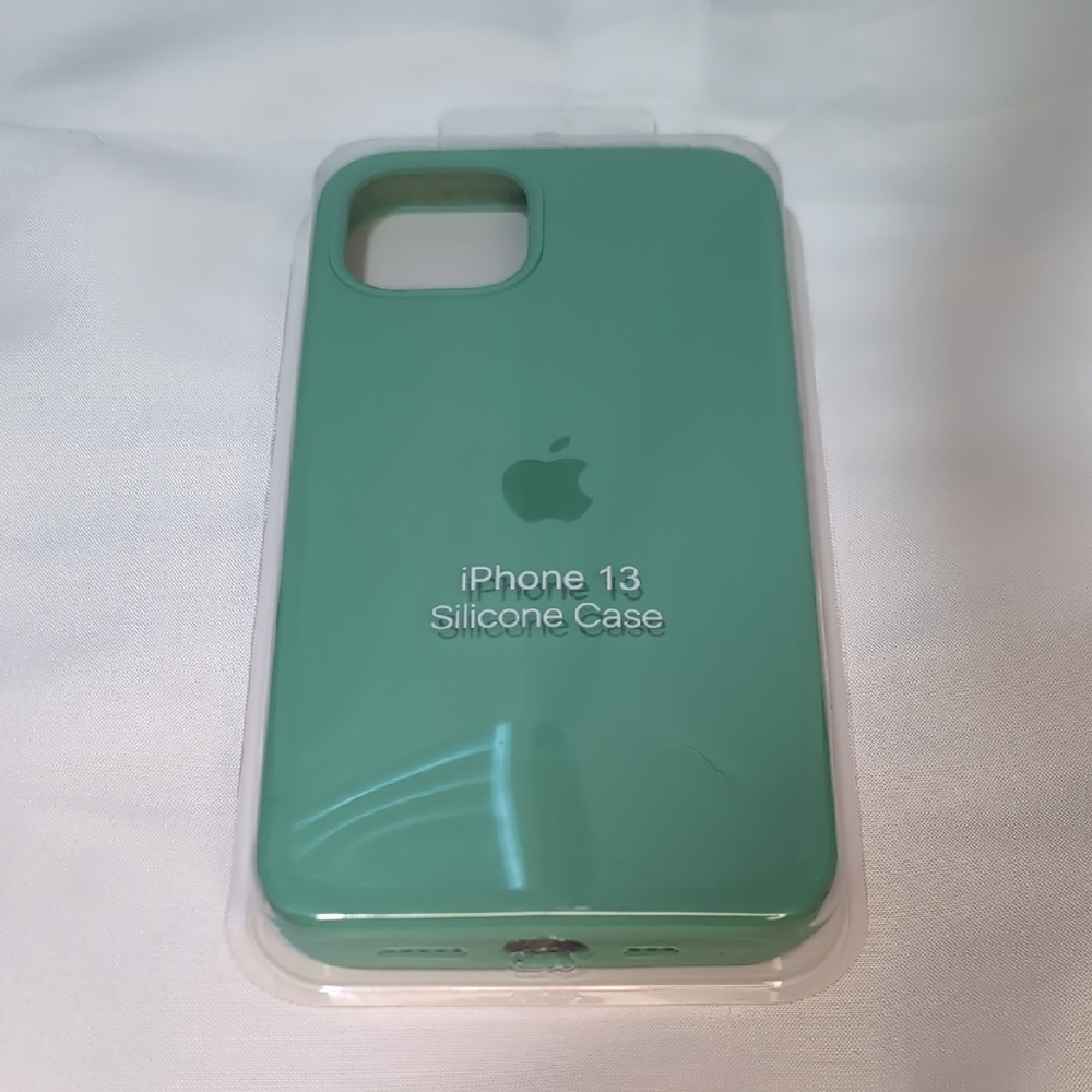 Apple iPhone 13 Silicone Case - Mint Green